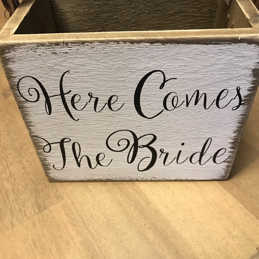 Here Comes The Bride White Distressed Box w/Handle